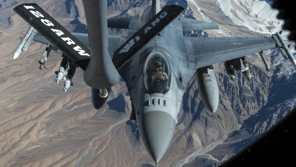 Lockheed keeps F-16 production line going with Bahrain deal