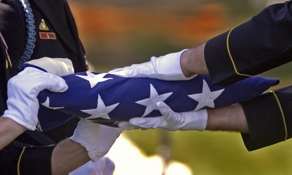 2 soldiers die after SUV stalls on Missouri roadway