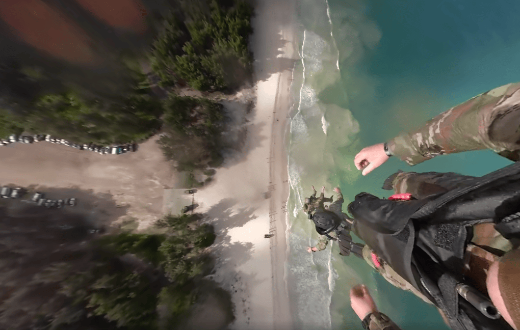 Check out this stunning 360-degree video of soldiers flying over Hawaii while harnessed to a Black Hawk