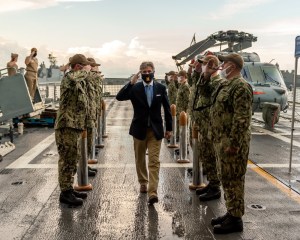 SECNAV Braithwaite bids farewell to sailors and Marines