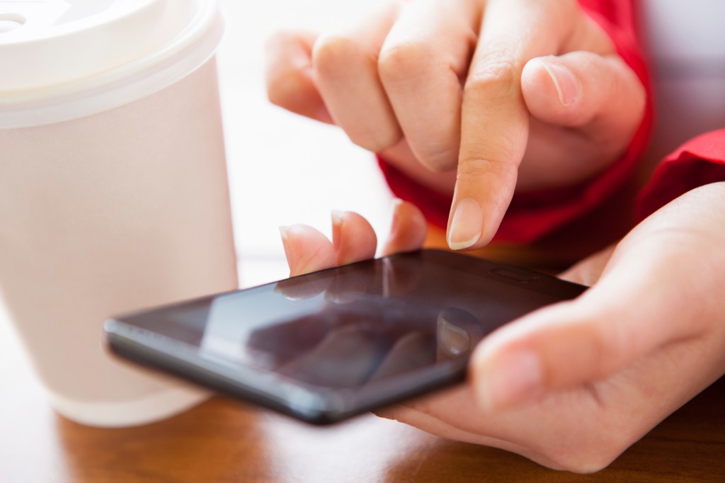 Lawmakers move to further restrict cellphones in DOD schools