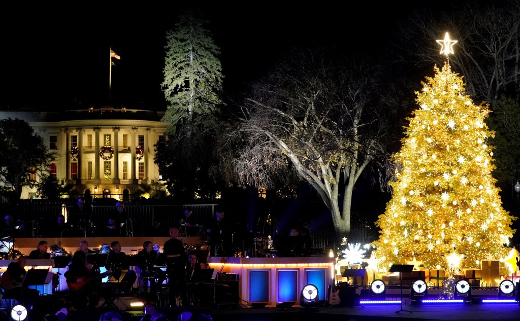 Marine Band performs at 100th National Christmas Tree Lighting