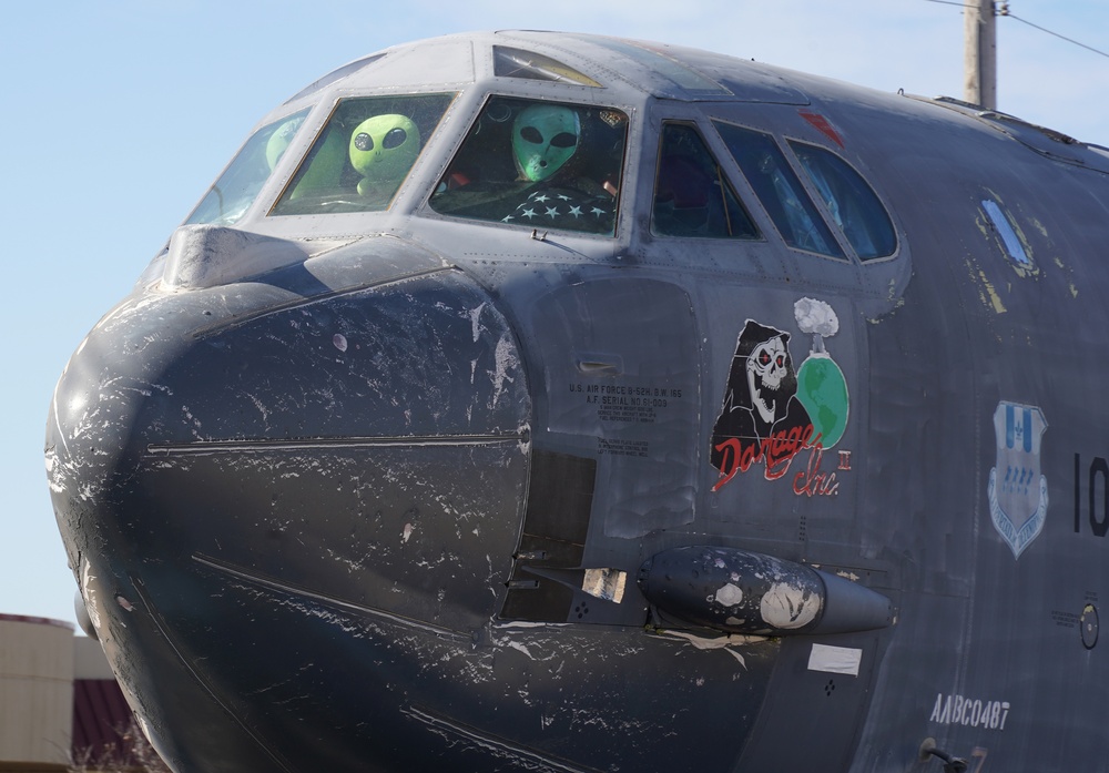 Road trip! Vietnam-era B-52 makes 1,400-mile highway journey for final mission