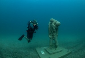 The first underwater veterans memorial is open for divers