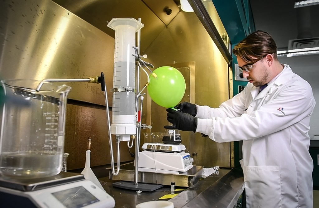 Just add water: Army researchers discover quicker, safer way to use hydrogen as energy