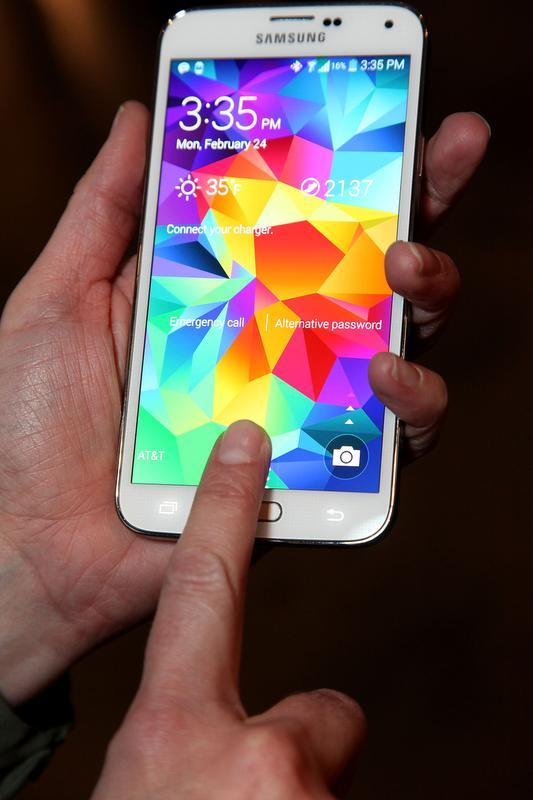 U.S. OKs Samsung devices for classified data