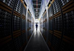 Public-only cloud computing not living up to the hype
