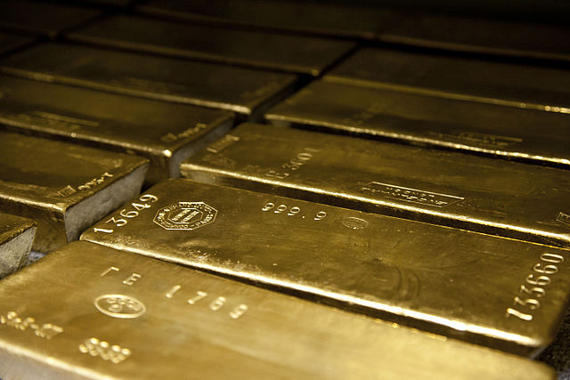 Tank collector gets a pleasant surprise: $2.4 million in gold