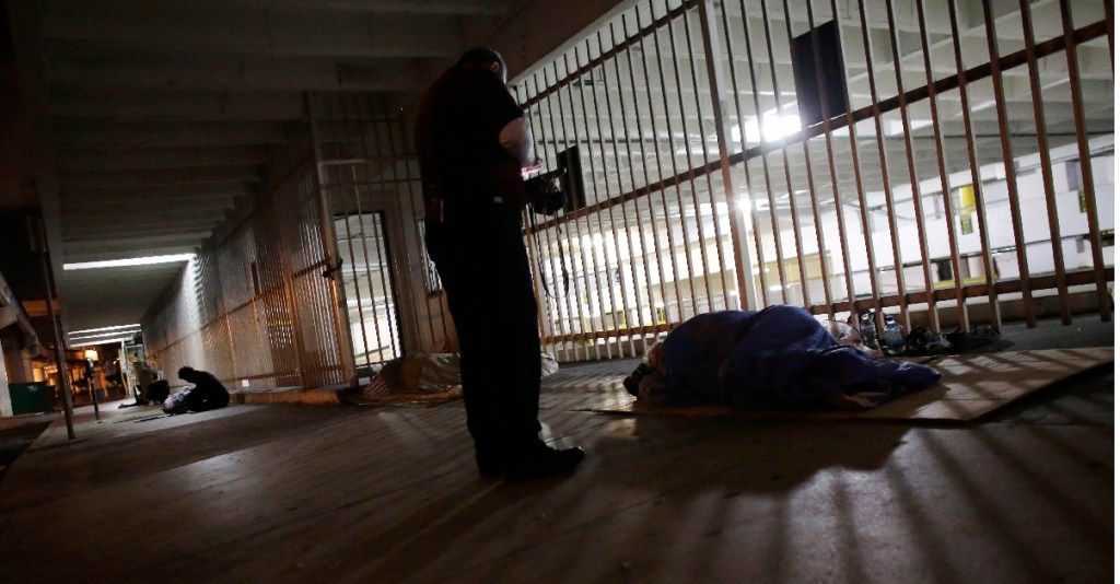 VA officials lagging in goal of housing 38,000 distressed vets this year