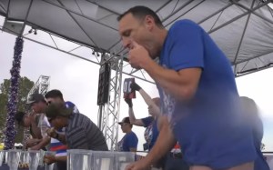 Watch 4 soldiers try to eat more hot dogs than pro eater Joey Chestnut