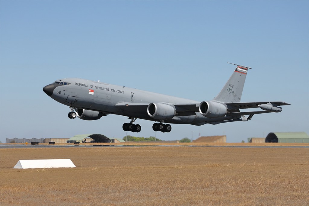 Singapore wants to dump its four old Boeing tankers