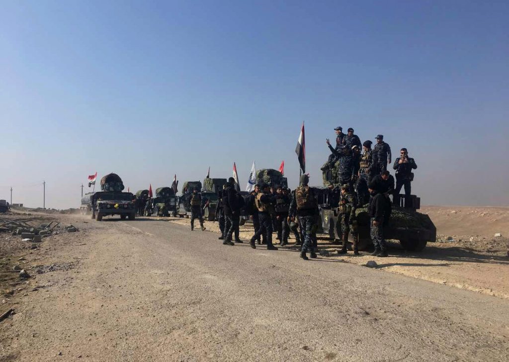 Iraq strikes IS in Syria as Iraqi forces enter western Mosul