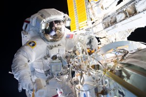 Retired Army colonel breaks U.S. record for time spent in space