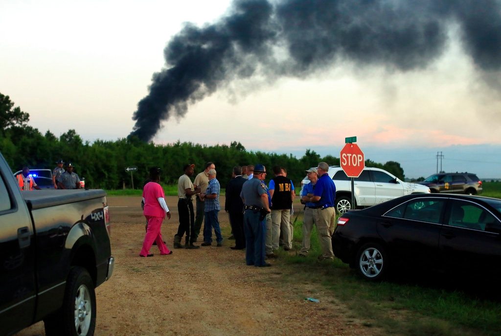 Mississippi plane crash prompts possible criminal investigations for debris removal