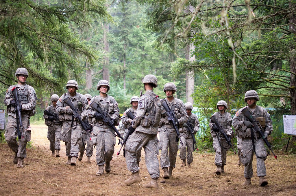 Army offers $5,000 bonus for college sophomores to join ROTC