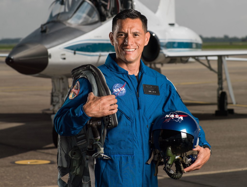 Army astronaut finally returns to Earth after breaking NASA record