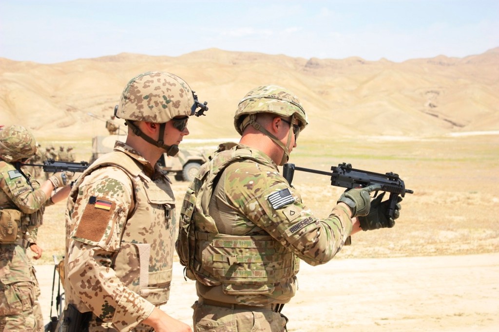 Could you soon carry a submachine gun on mission? The Army is interested