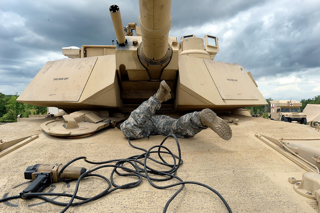 Soldiers from Army’s newest armored BCT win ‘best tank crew’ trophy