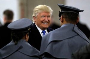 Trump greets troops, draws cheers at Army-Navy game