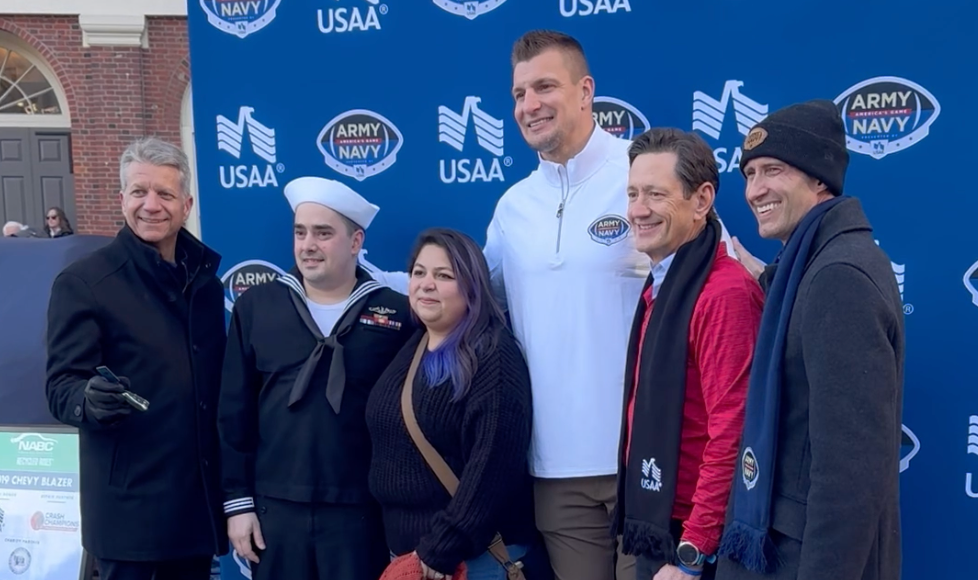 Gronk gets fans fired up at the Army-Navy pregame