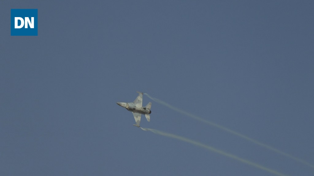 The UAE’s Desert Falcon flies high | Dubai Airshow 2019