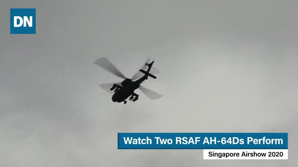Watch two RSAF AH-64D Apaches perform | Singapore Airshow 2020
