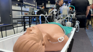 Instead of soaking up blood from a wound, new device pumps it back in to a patient