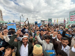 Saudis plan assault on Houthis to break Red Sea chokehold