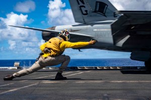 USS Abraham Lincoln to return home after 321 days